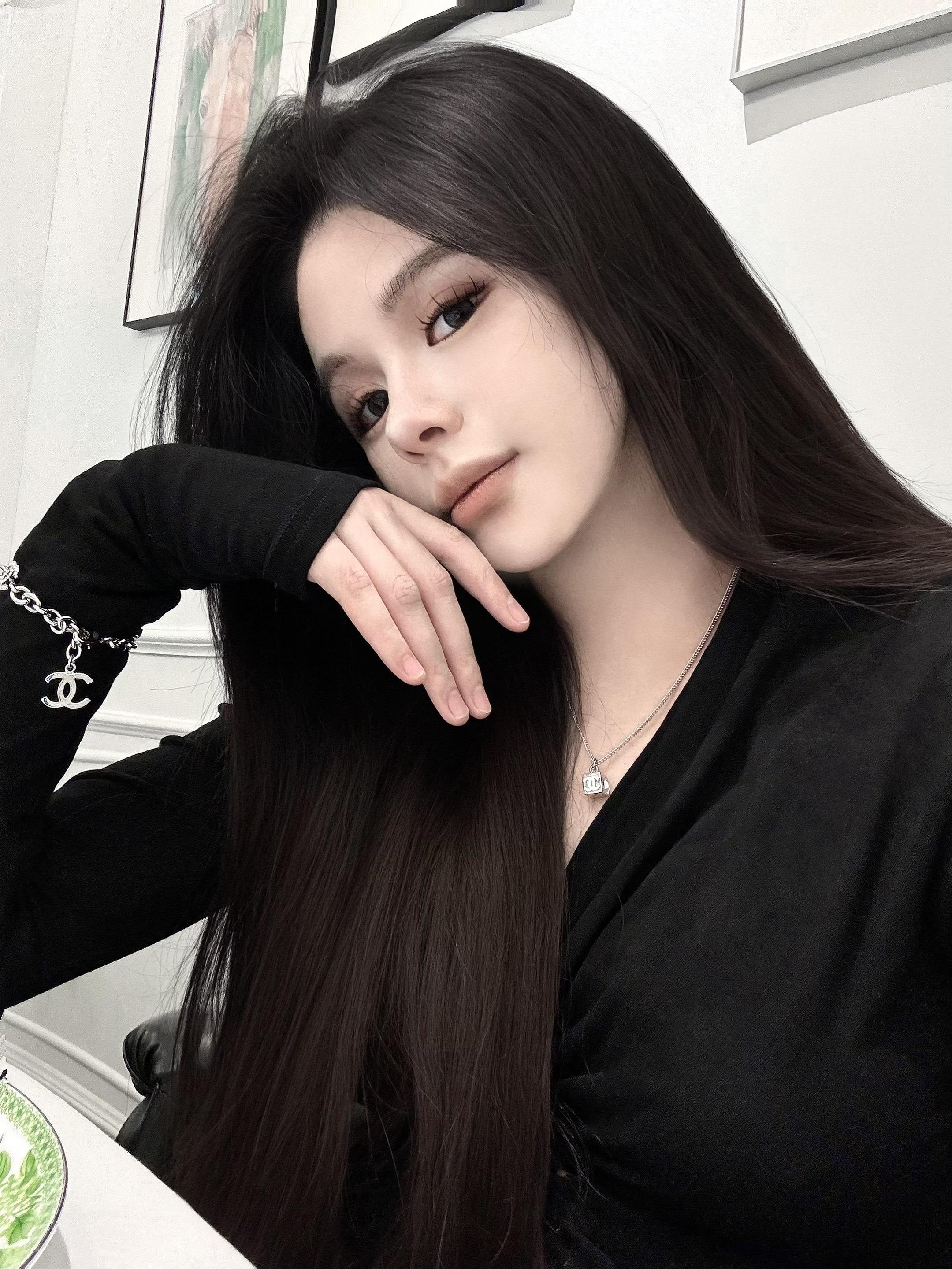 <p>姐姐 </p>
