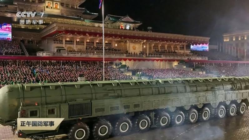 朝鲜为什么要在夜晚举行阅兵仪式？是出于安全考虑吗？
 
麻烦看官们右上角点击一下