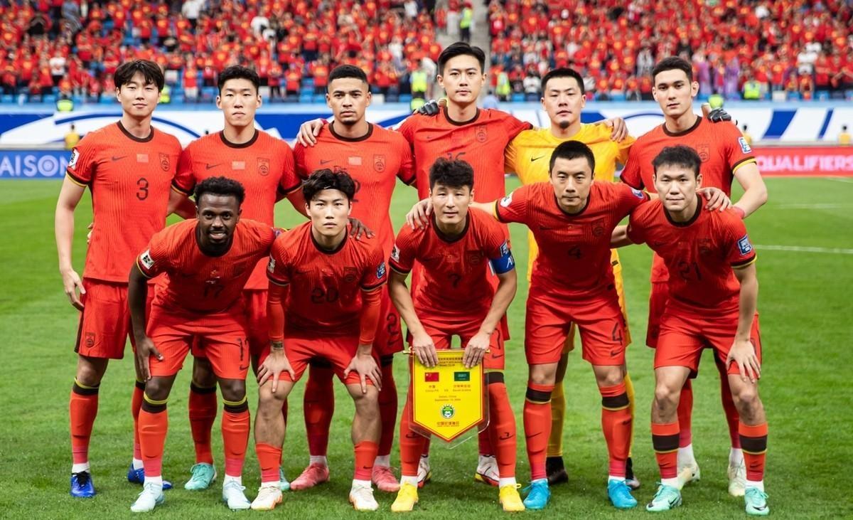 震惊！国足再败，沙特成了新噩梦。这场比赛，不仅仅是比分上的失落，更是精神上的重创