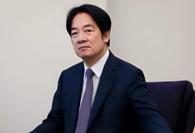 拦下来了！2100亿天价军购案被蓝白阵营联手切断。赖清德这回没辙了，台风天不救灾