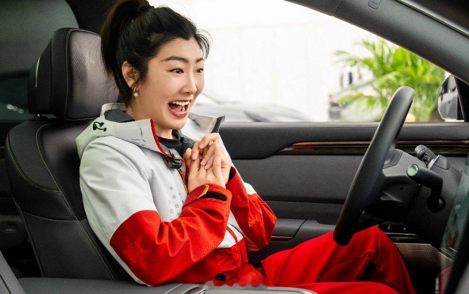 十年内经历四次大手术，仍然多次站上世界冠军领奖台——徐梦桃的人生词典里，从来没有