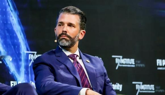 特朗普儿子居然帮了中国
近日，一家由特朗普长子小唐纳德友人领导的游说公司，成功帮