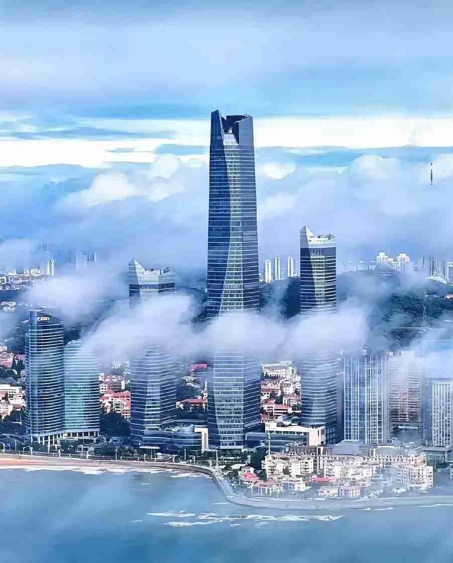 我的今日状态：🏝️旅行度假
我这里的天气：🌤️多云
说好的小雨没下，今天的青