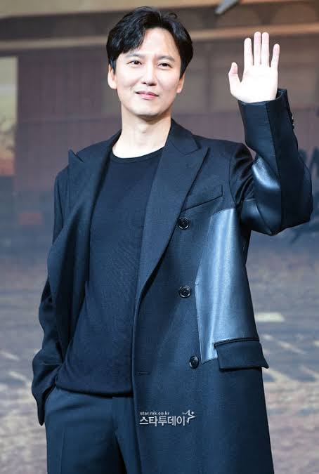 金南佶 有望出演ENA新剧冒牌律师 男主角。金南佶饰演将杀气腾腾的诉讼场视为最高