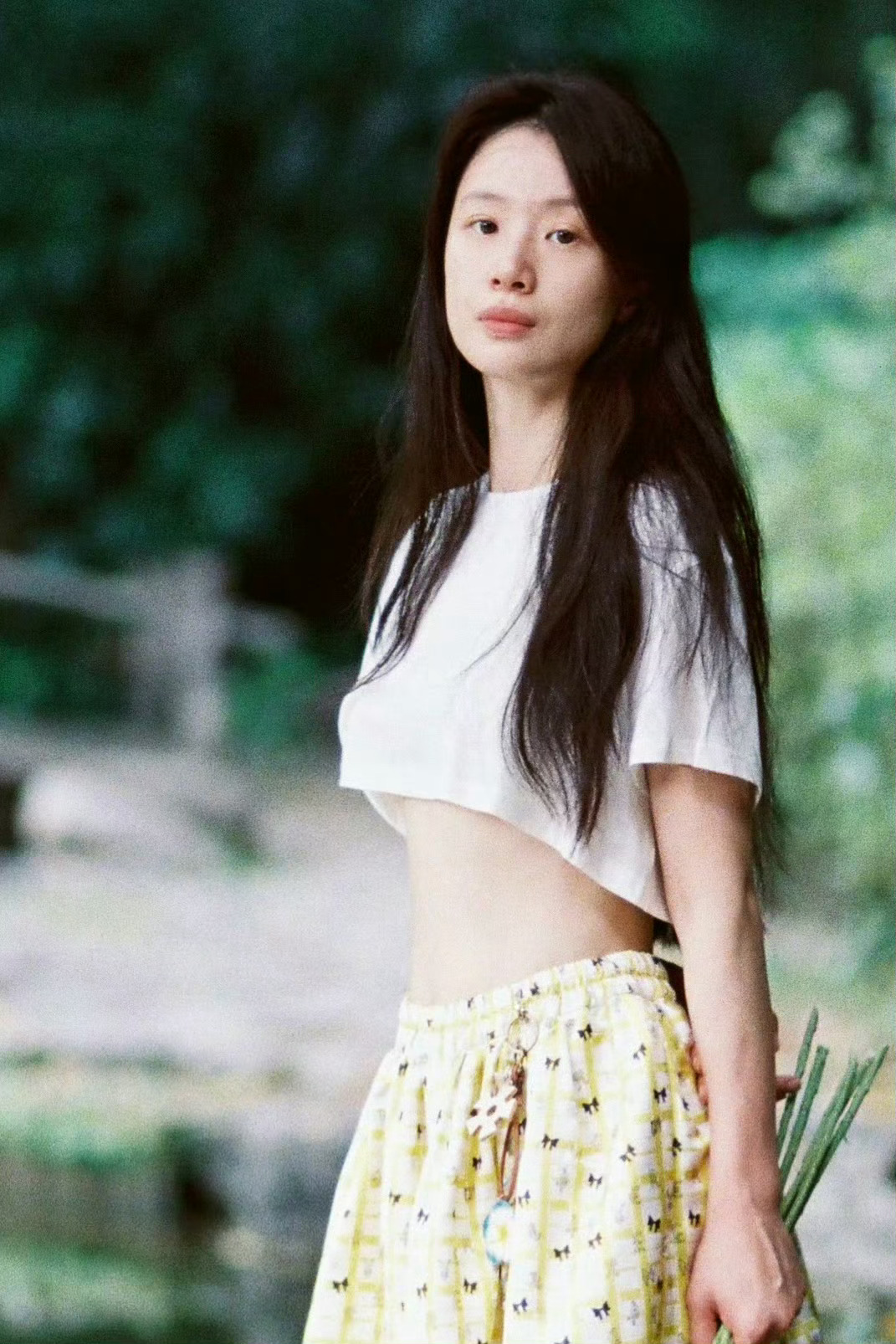 李梦这衣服很容易走光吧 ​​​