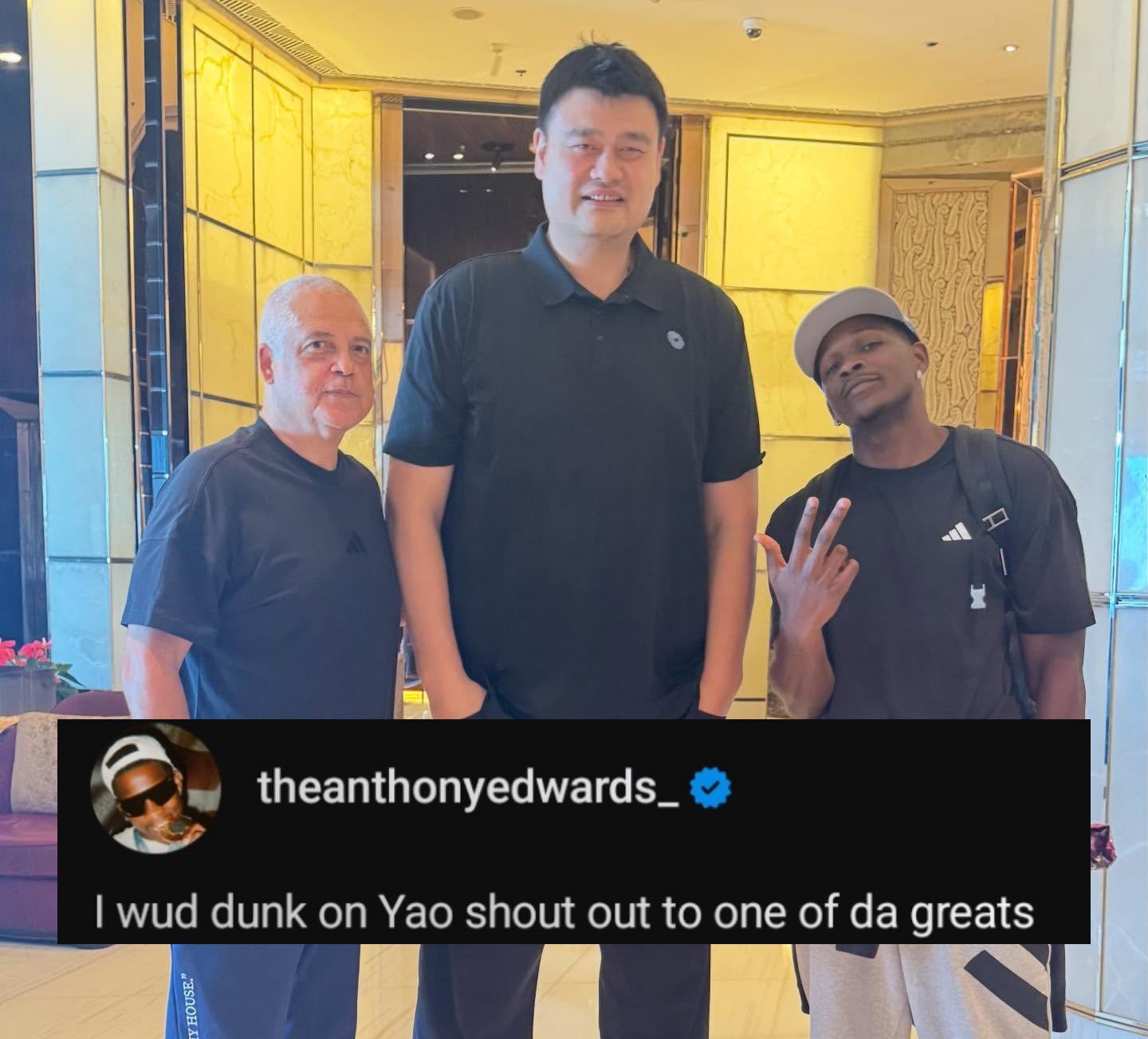 中国行和姚明合影的球员很多，但要说有个性还得是华子[笑cry]NBA ​​​
