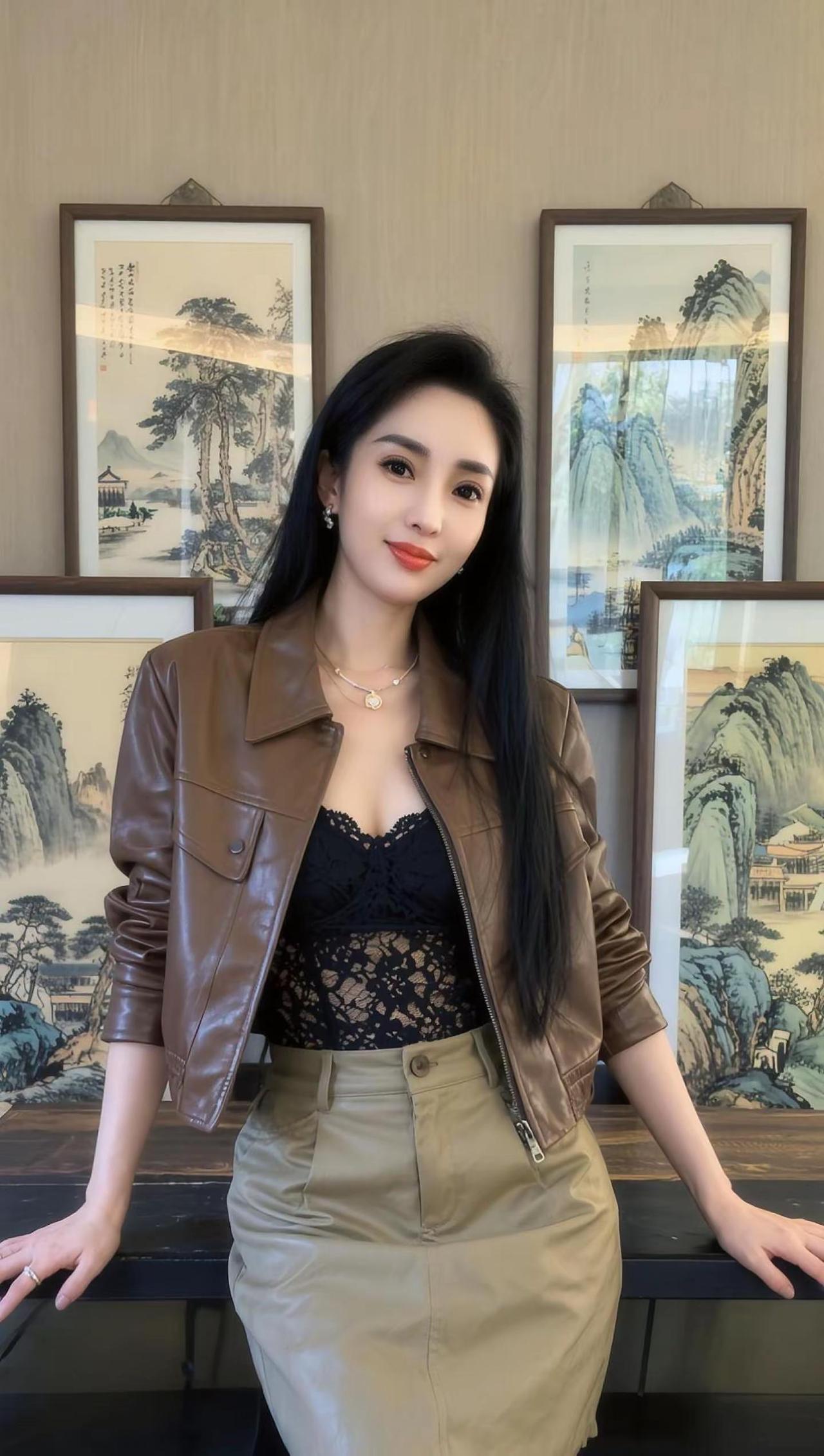 不必急着追问春风何时来，你只管把自己活成暖阳。风雨会来，阴霾会散，那些独自扛过的