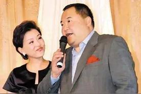 1994年，富豪吴征斥资500万买下一艘游艇，把有夫之妇杨澜邀到游艇大胆表白。杨