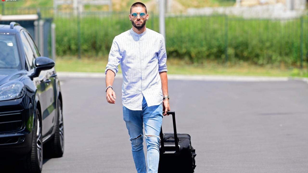 据消息人士透露，卡拉斯科已连续第二天未出现在训练场，他拒绝向俱乐部报到。
并告知