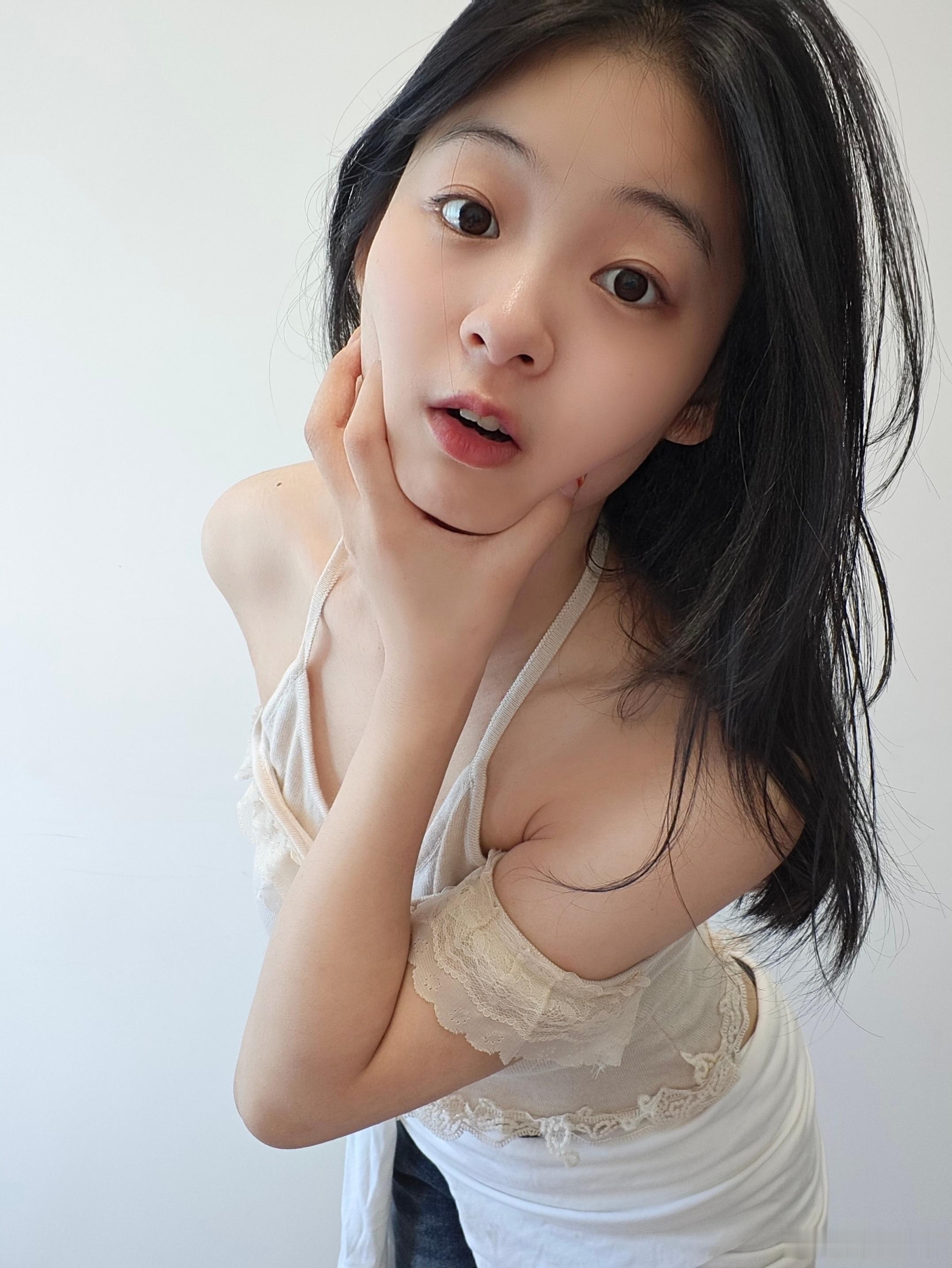 小米civi4pro前置拍照真的很好看[举手] ​​​