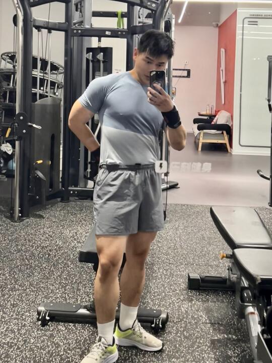 周六，健身房居然没人