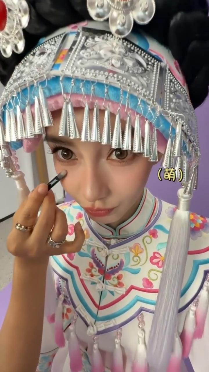 angelababy 一张萌萌的脸就这么对着我🥰 ​​​