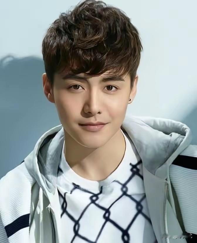 2010年，马天宇挣了700多万，他立刻给两个姐姐买房买车，可是事后却与姐姐保持