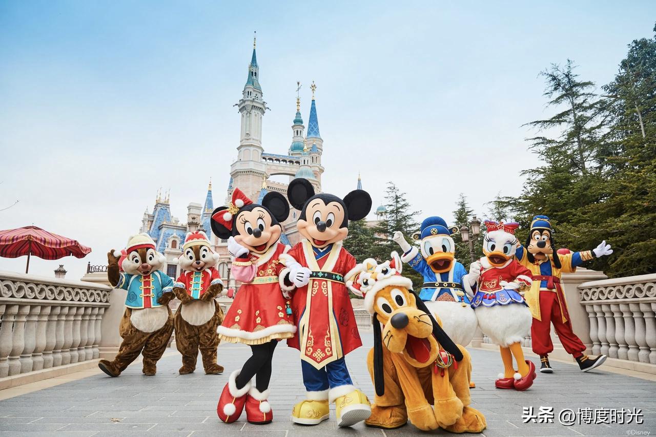 迪士尼与Hello Kitty风格迥异
迪士尼似梦幻王国
有米老鼠、唐老鸭等经典