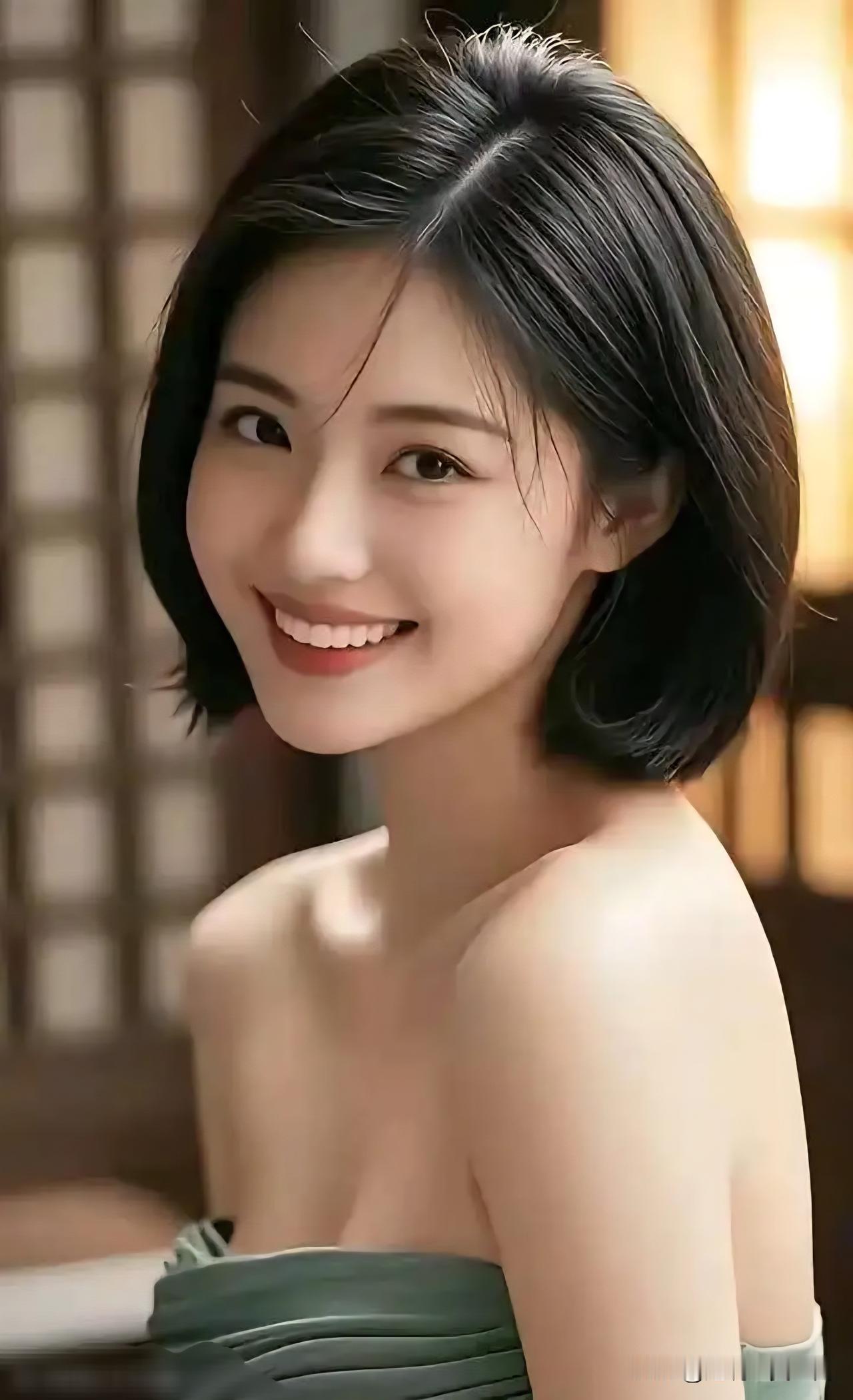 笑靥如花，倾国倾城。在你眼里，什么样的女人最漂亮 温柔甜美的笑容，散发着迷人的魅