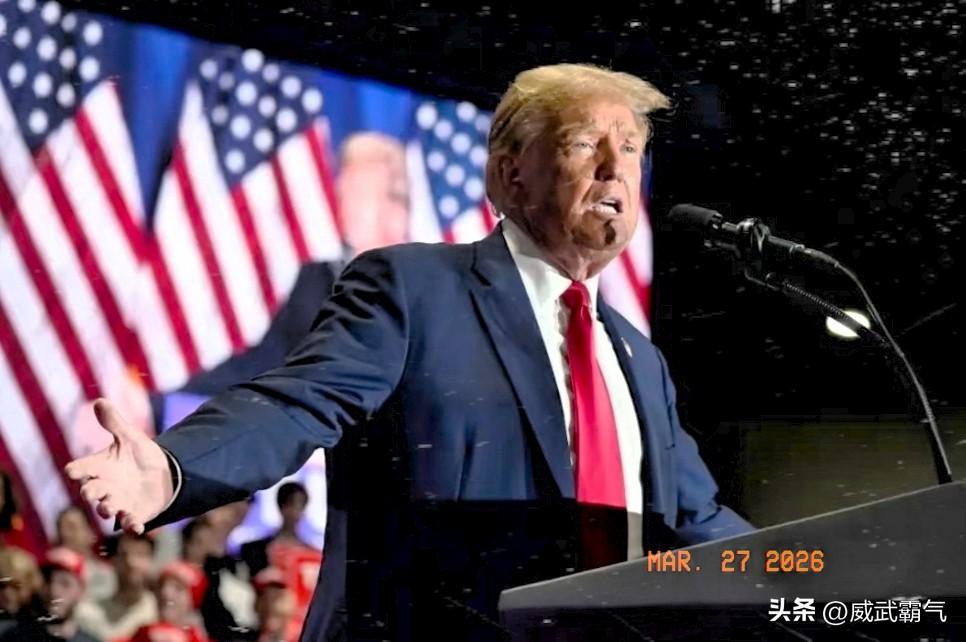 特朗普曝光了伊朗给美国送的“大礼”！当地时间26日，美国总统特朗普在内阁会议上揭