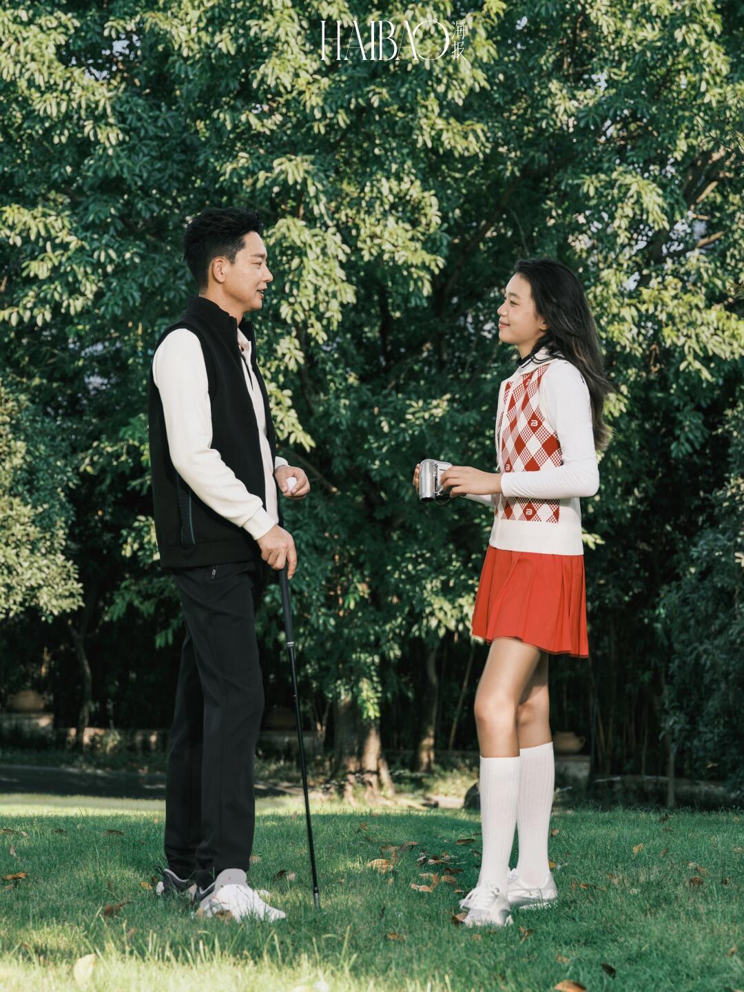 相处模式
 
1. 充分尊重孩子的选择
女儿热爱高尔夫，没有走演艺道路。刘奕君不