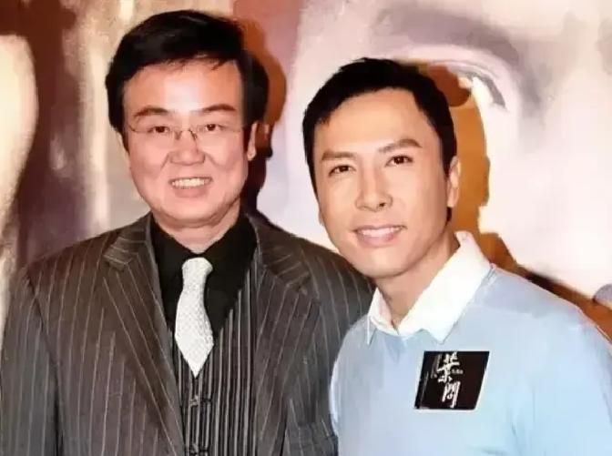 你以为叶问传奇还在继续？甄子丹片酬从300万飙到1亿，却永远失去了“叶问”。
 