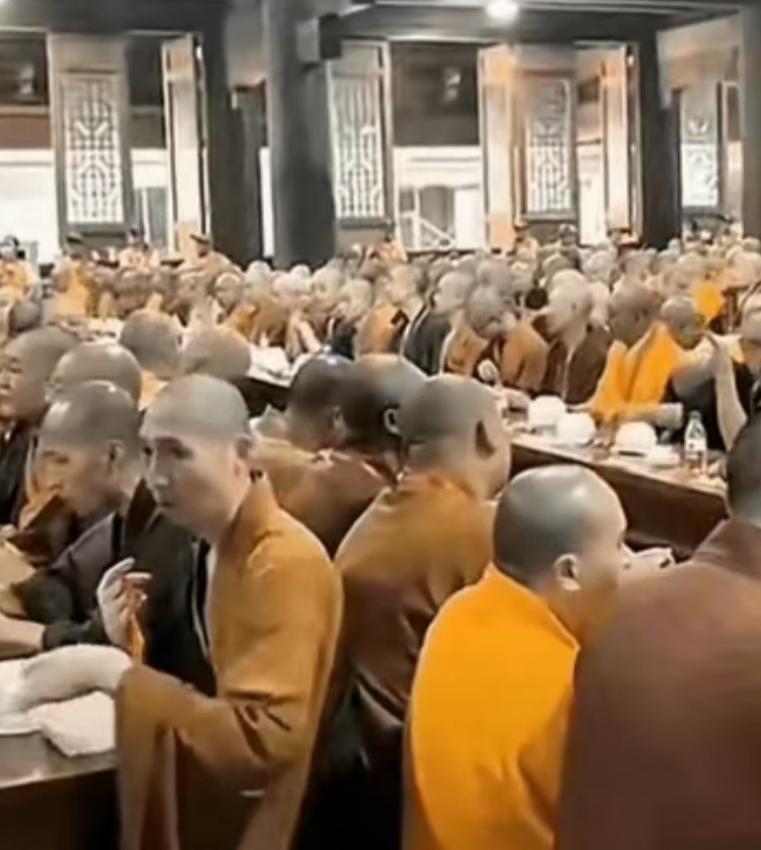 你有没有好奇过一个问题，一个寺庙这么多和尚吃饭，他们不工作，不种粮，不服兵役，如