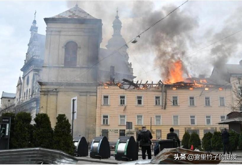 俄罗斯称击落了近 400 架乌克兰无人机。莫斯科和基辅升级了空中拦截。俄罗斯报道