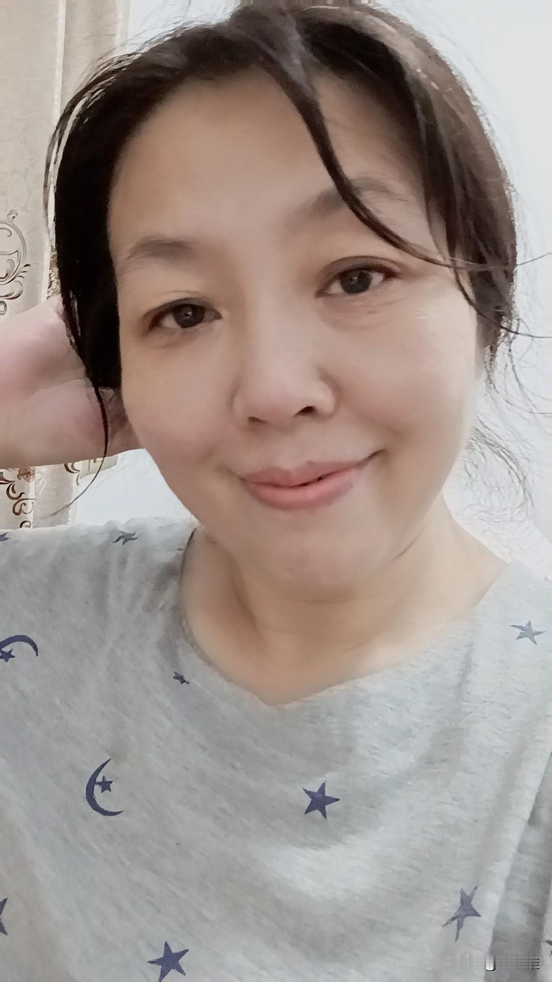 “多跟异性接触，不是为了恋爱，不是找靠山，是祛魅，治恋爱脑。多经历才明白：人是千