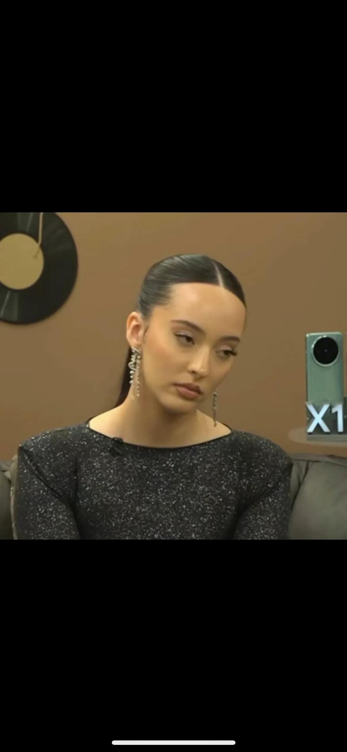 小孩姐困了一整期！一个能打的也没有，好无聊哦～🥱

她真的好好笑 意识到自己困