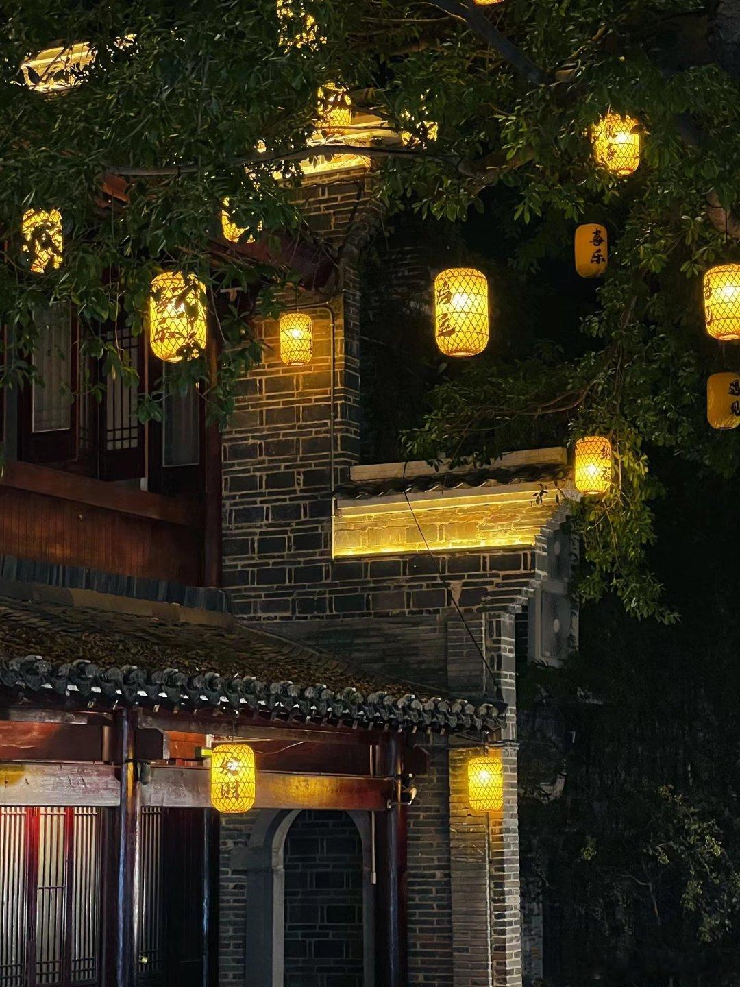 晚上还是有点凉了[生病]大伙要注意保暖#日常##风景##夜景# ​​​