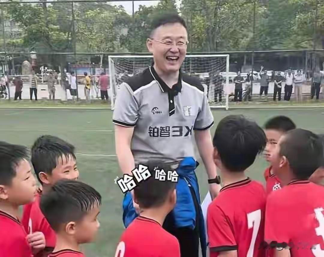 不管是孙继海的只练不训，还是董路的战训结合，他们只要给足球输送出优秀人才，那就是