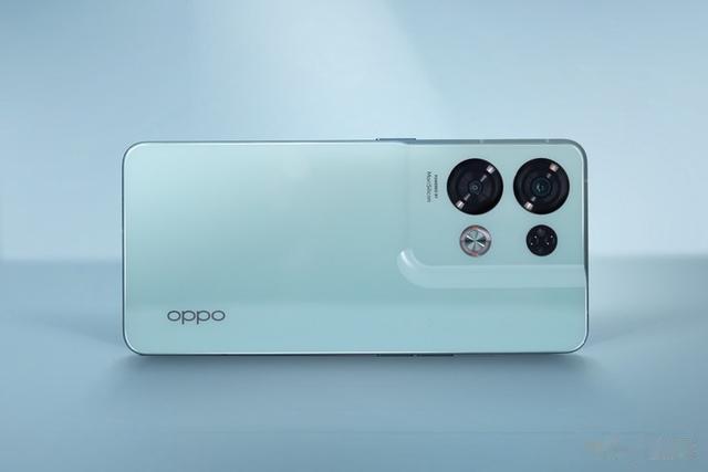 oppo reno8|流云双镜新设计，OPPO Reno8 Pro+再现旗舰级一体化设计美学