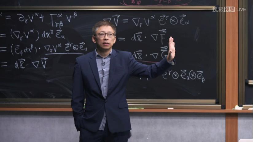 【张朝阳称AI无法取代新闻网站，因为人类要看的不是“效率”而是“视角”】《张朝阳