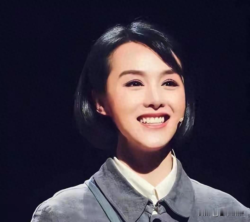 银幕上盛唐女子，讲台前军校老师，十二年婚姻后她去哪儿了。
饶敏莉现在在国防大学教