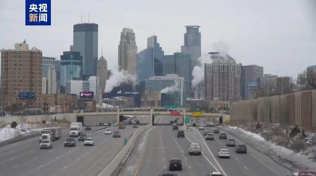 近日，美国最新公布的政府文件显示，美国移民与海关执法局计划在2026年底前投入3