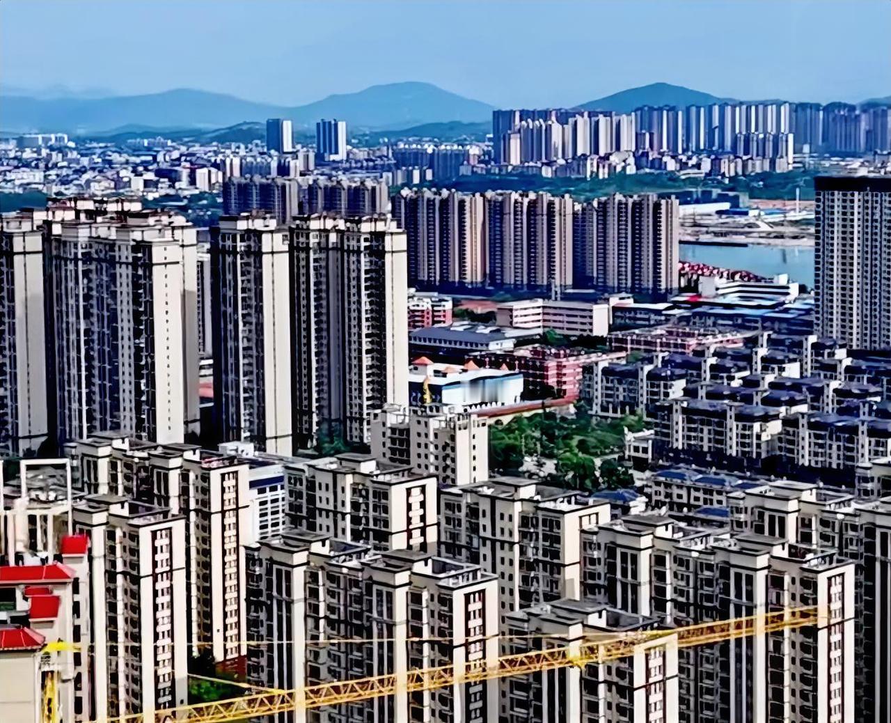 看一看湖南祁阳市区的城建，论规模我觉得比邵东市还大，别说与祁东比了。城建方面与很