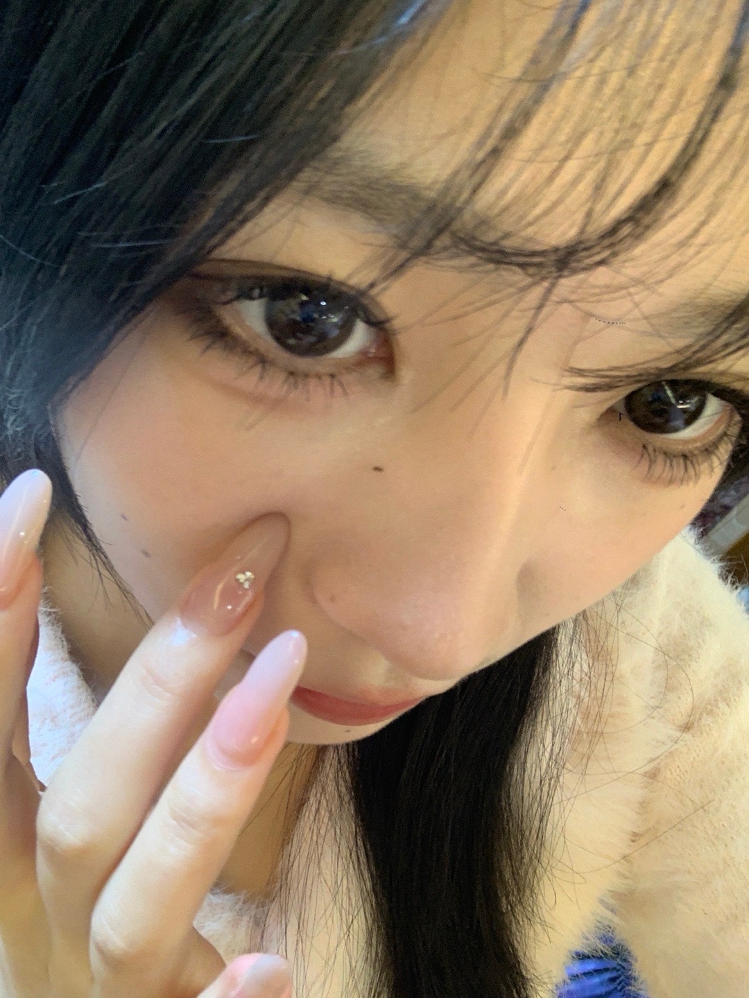 现在化妆真的很注重下睫毛➕卧蚕个人感觉会更缩短中庭放大眼睛 ​​​