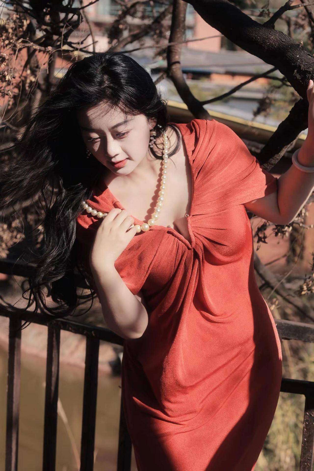 爱诞生于每一次垂眸相视的瞬间里