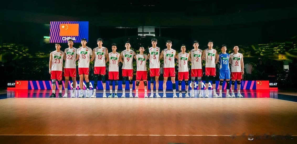 亚运会中国男排3-0横扫菲律宾，球员评分
彭世坤85分，发扣拦好
王滨85分，受