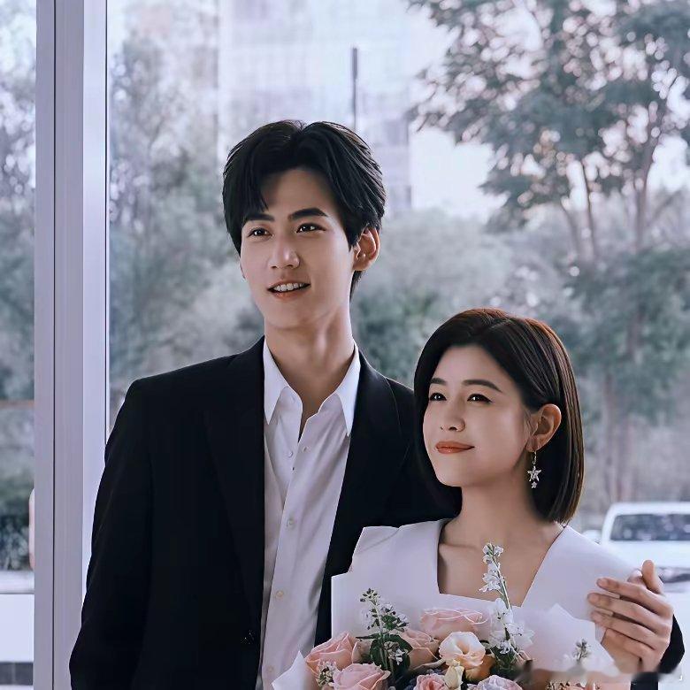 不得不佩服，于正这算盘打得，隔着屏幕都能听见响声。很多人在骂，说为什么把周柯宇按