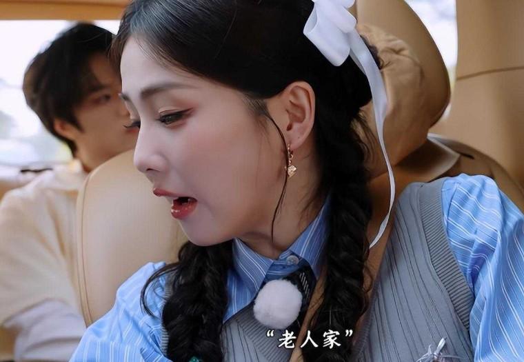 就喜欢白鹿没有偶像包袱，真实，善良，当然也很漂亮。
 
喜欢看白鹿，好看，带给观