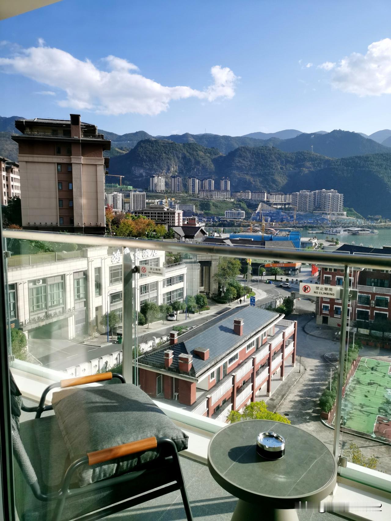 军旅上战场，退休下厨房。[偷笑][玫瑰] 动手吧！

年轻时学习生存技巧，退休后