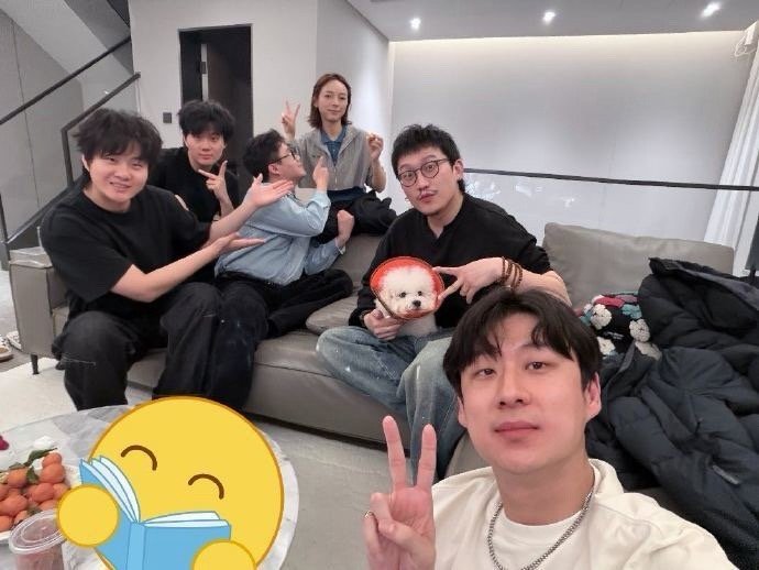 喜人的胃是1tb的吧 团建变干饭大赛！酷酷的滕直播里，喜人对着满桌美食猛炫，三四