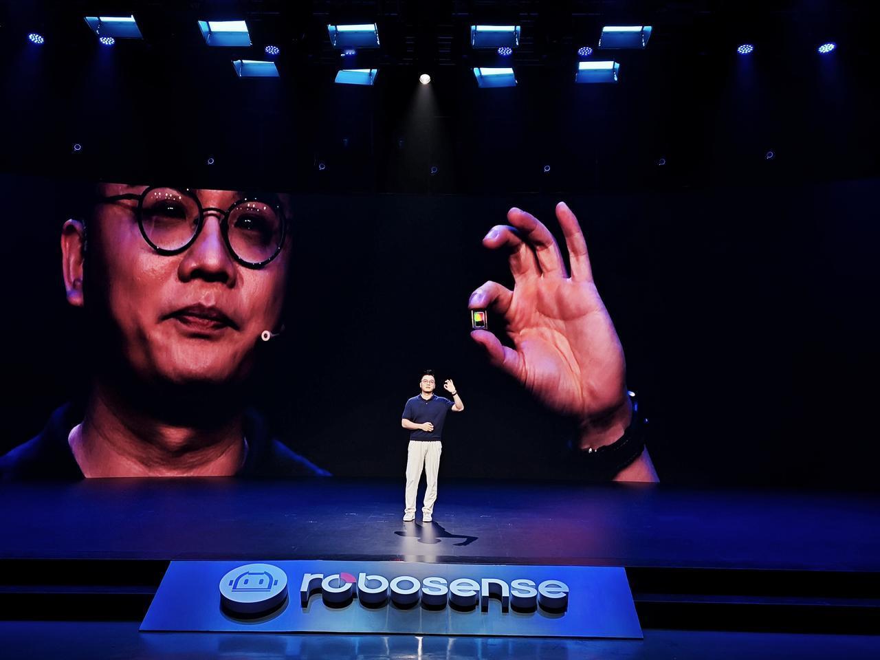 在这场技术发布会，速腾聚创提出一个很重要的观点：数字化，能够打破激光雷达高线束=