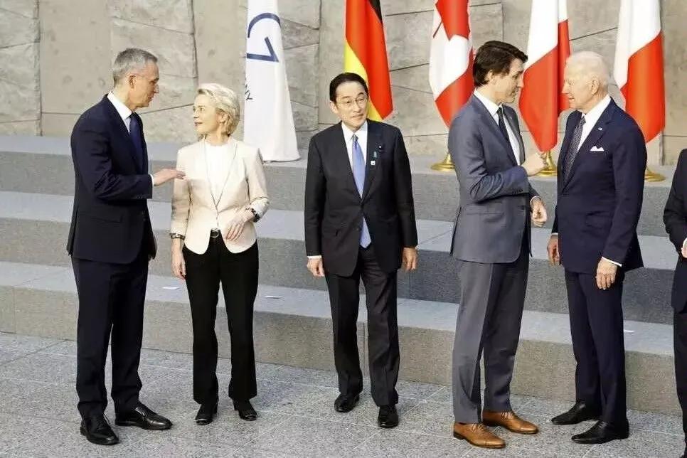 现在335万亿的M2都是印出来的吗？


好多金融人士经常拿M2说事，说今天的M