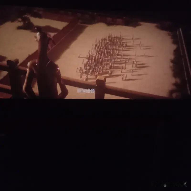 好多人骂影版《寻秦记》，但我觉得它绝不是烂片。开场就很有看头，悬念直接爆发，一下