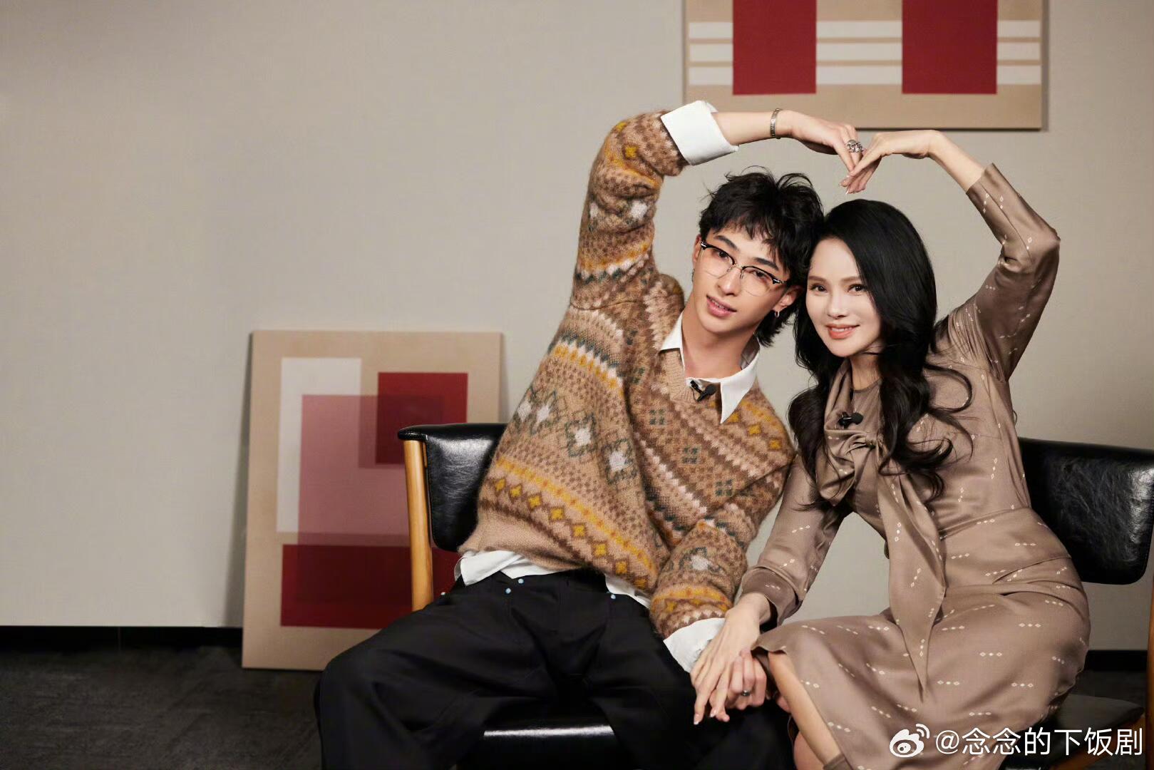 伊能静晒恩利米粒生日合照伊能静写信为儿子庆生伊能静晒儿女合照超温馨，文字温柔又通