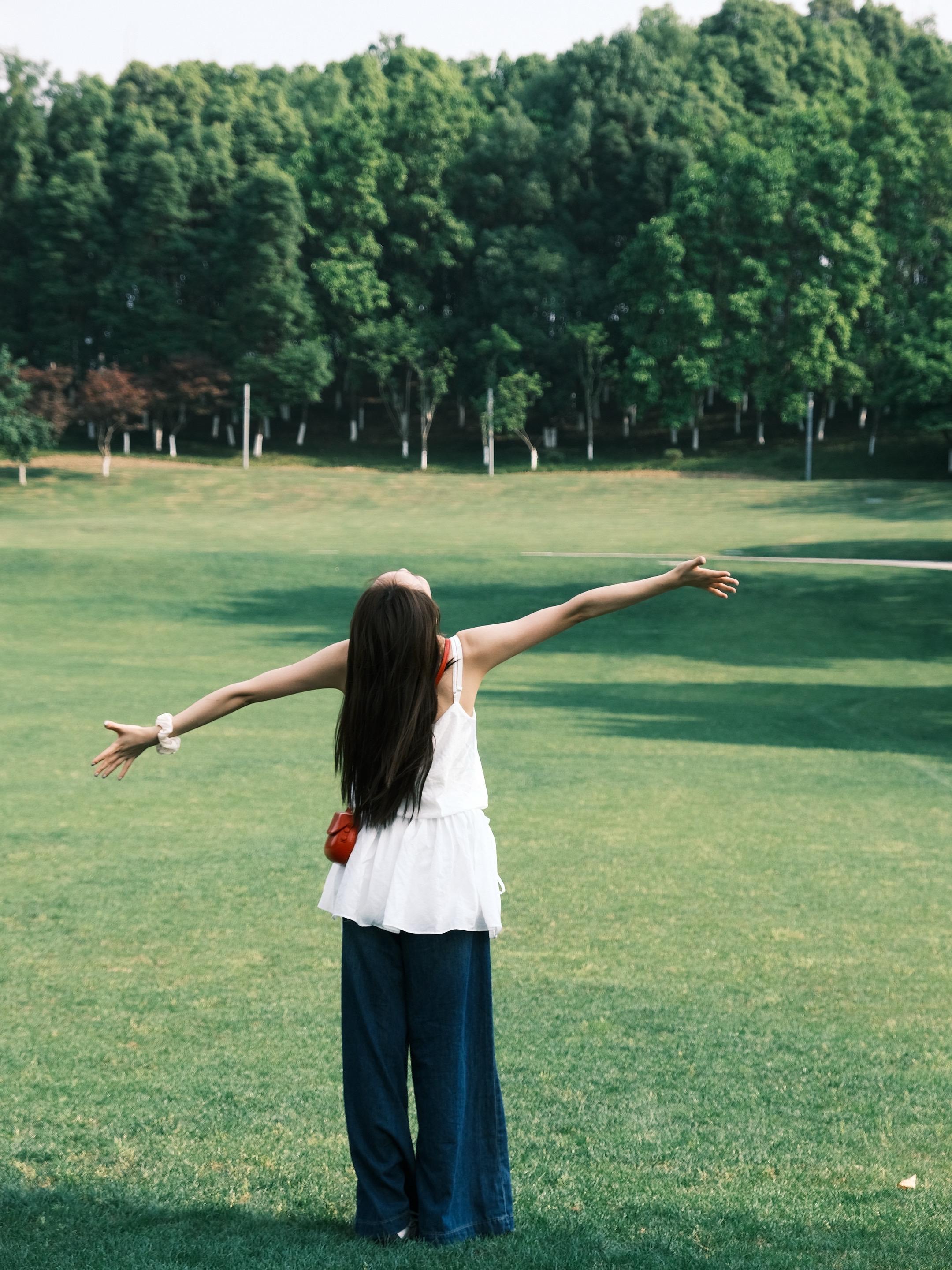 去公园的一些生命力拍照姿势。