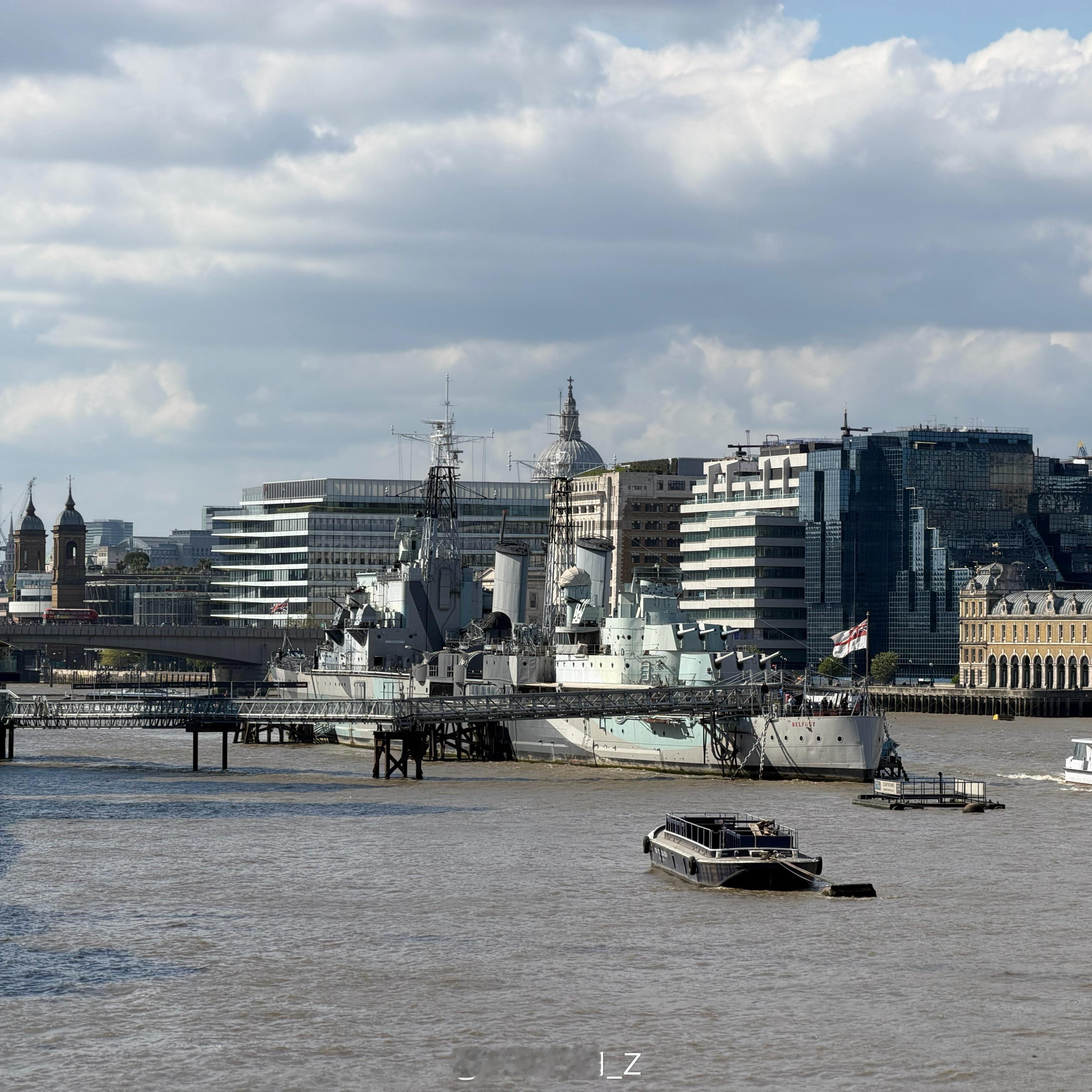 来前压根没做功课，但就凭咱们上千小时战舰世界的经验，根据涂装特征，离老远就认出来
