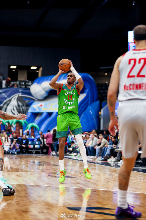 发展联盟德克萨斯传奇加时121比114盐湖城星队，两连胜还都是在客场，三名双向西