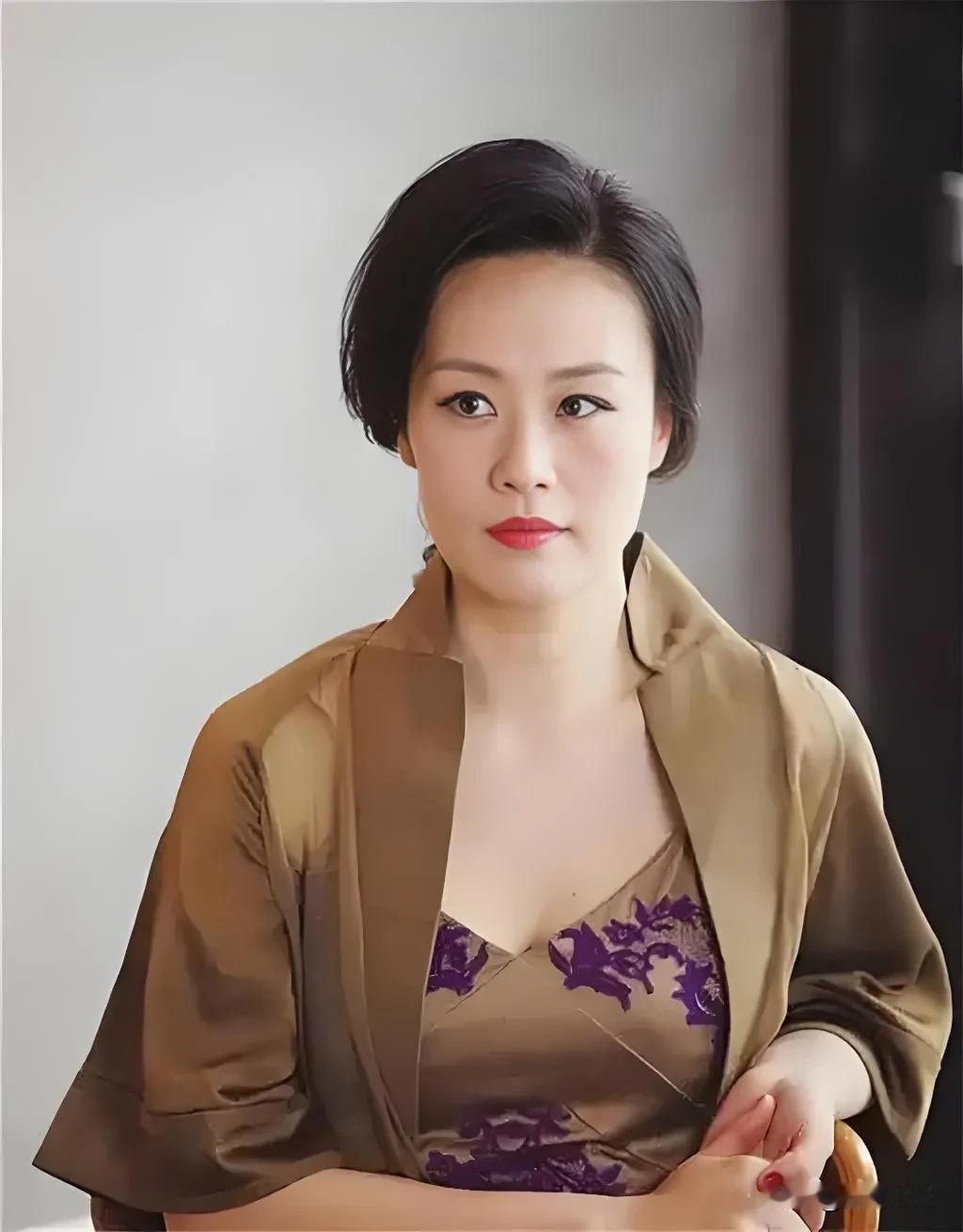 演员邬君梅说，她做了9次的试管婴儿，就为生个孩子，可每次都失望而归。她说，她三十