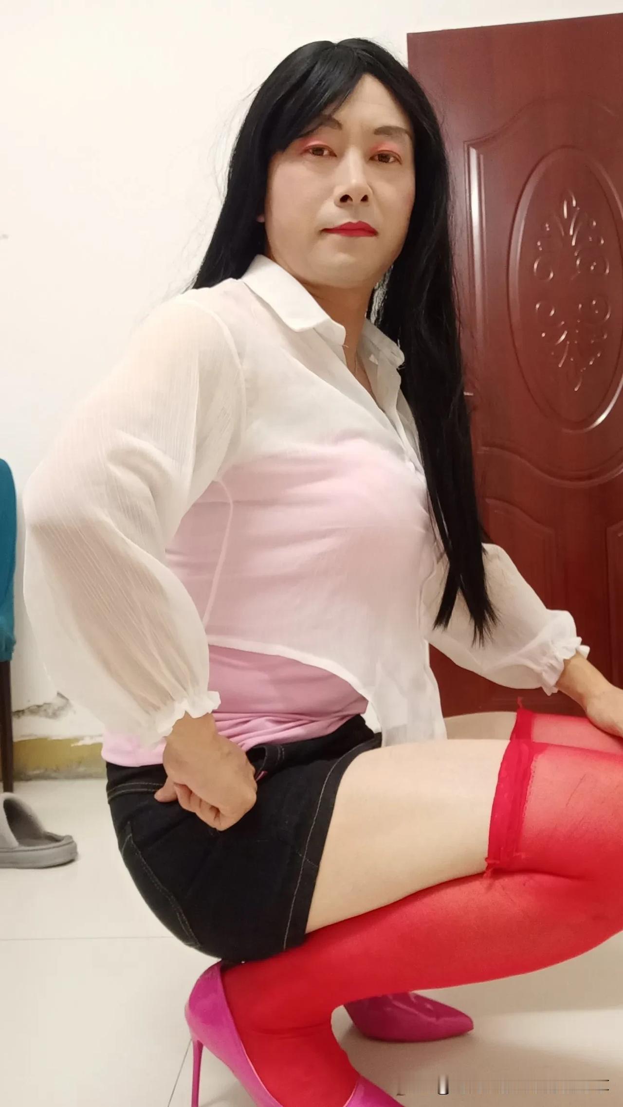 时尚大叔丝袜高跟鞋穿搭分享
#性感老美女# #肉丝高跟美女# 
#高跟丝袜# #