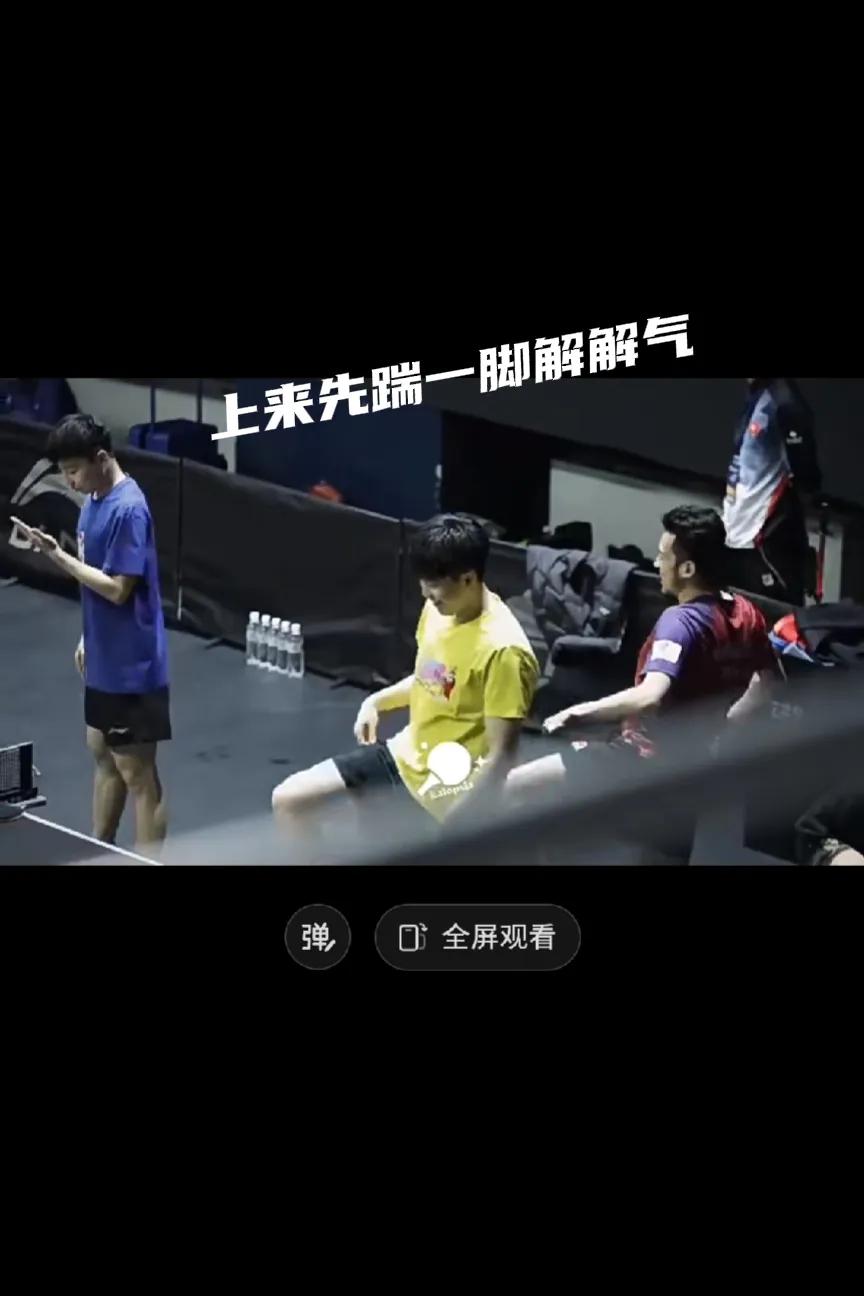 大圣上来就是一脚：你这个孙子！[酷拽]
大头笑嘻嘻：怎么样豆汁好喝吧！[吐血]